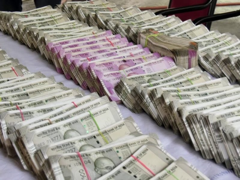 Note printing officer 90 lakh cash