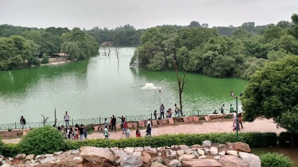 Delhi Hidden Couple Park