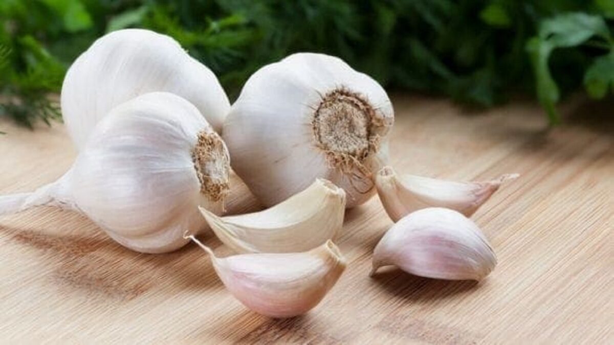 Garlic Peeling Trick