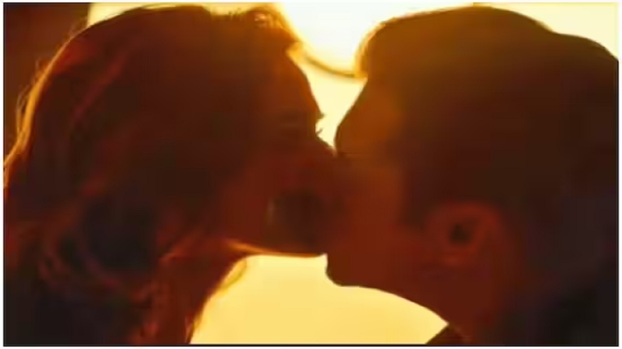 salman khan broke the lip kissing policy final