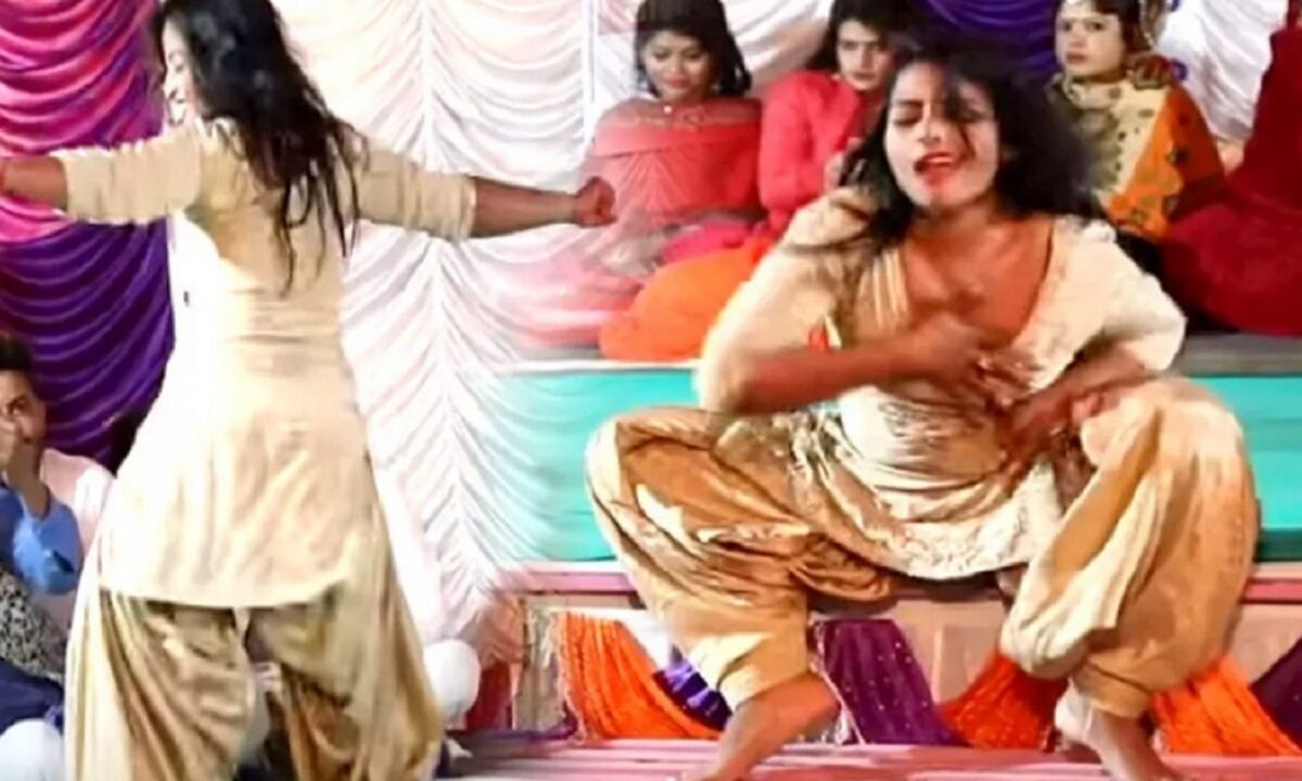 Komal Chaudhary Hot Dance