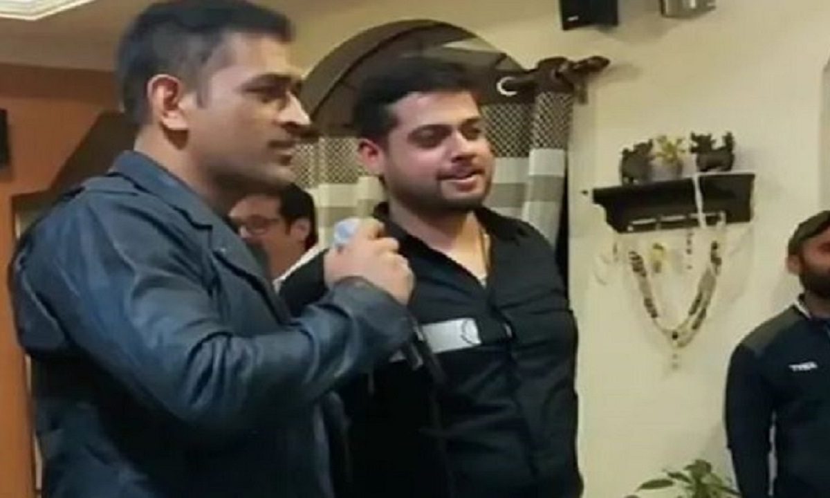 MS Dhoni singing a song