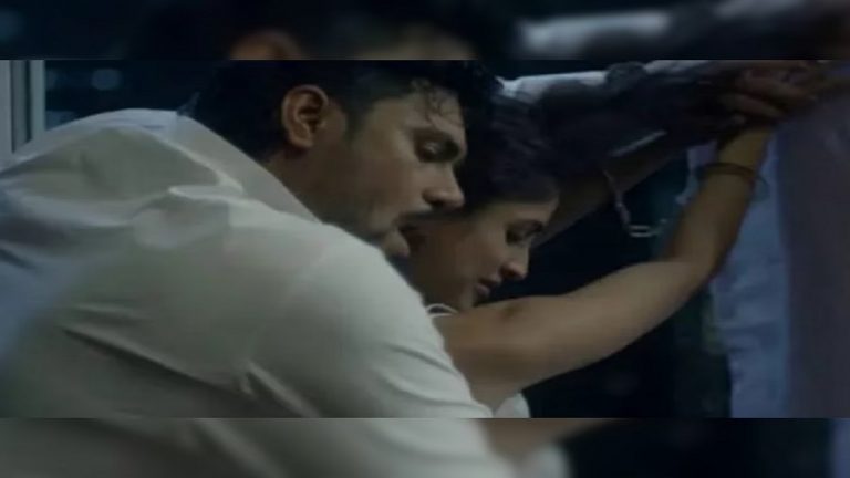 भूलकर भी किसी के सामने ना देखें ये वेब सीरीज, देखने से पहले कर लें ये काम