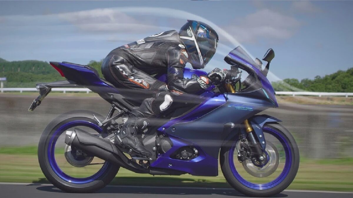 Yamaha R15