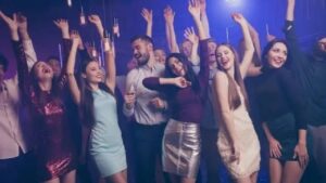 Places in Delhi where nights are colourful