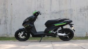 White Carbon Motors GT5 Scooter