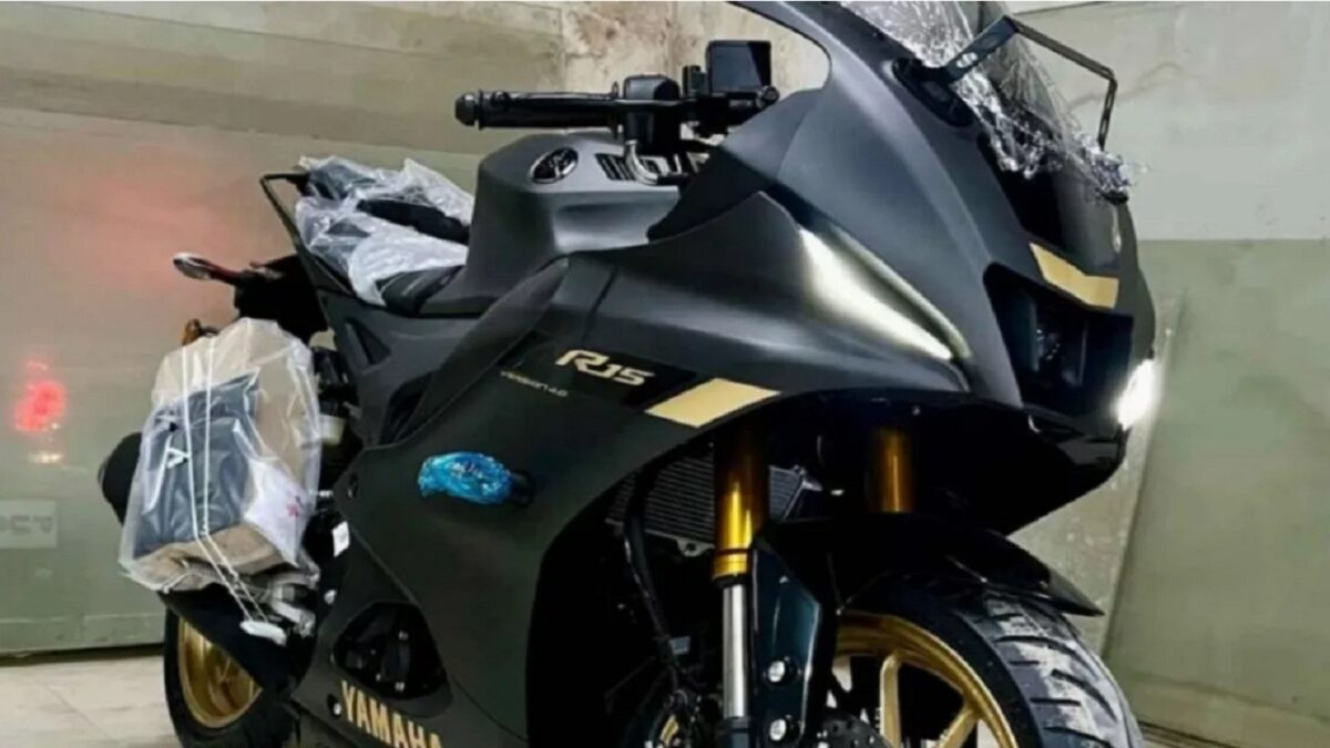 Yamaha R15