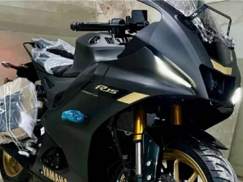 Yamaha R15
