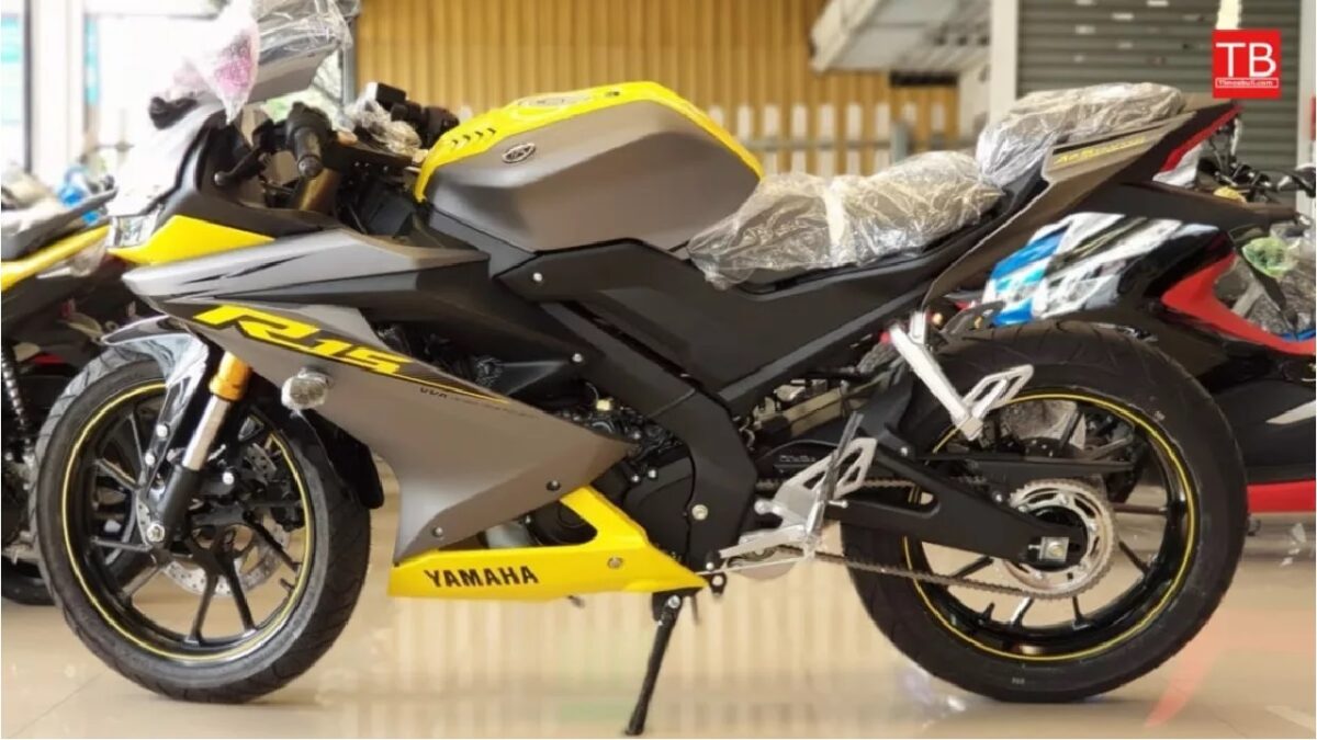 Yamaha R15 Bike