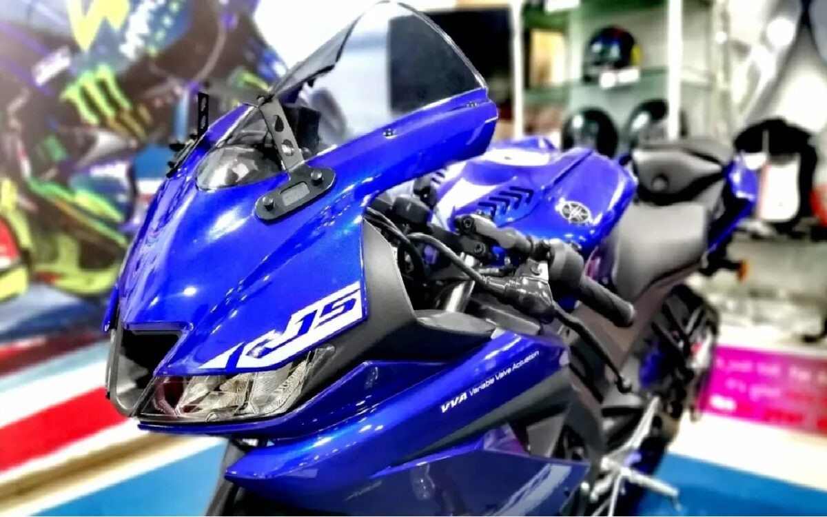 Yamaha R15 Bike