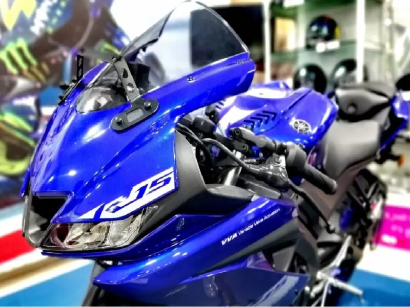 Yamaha R15 Bike