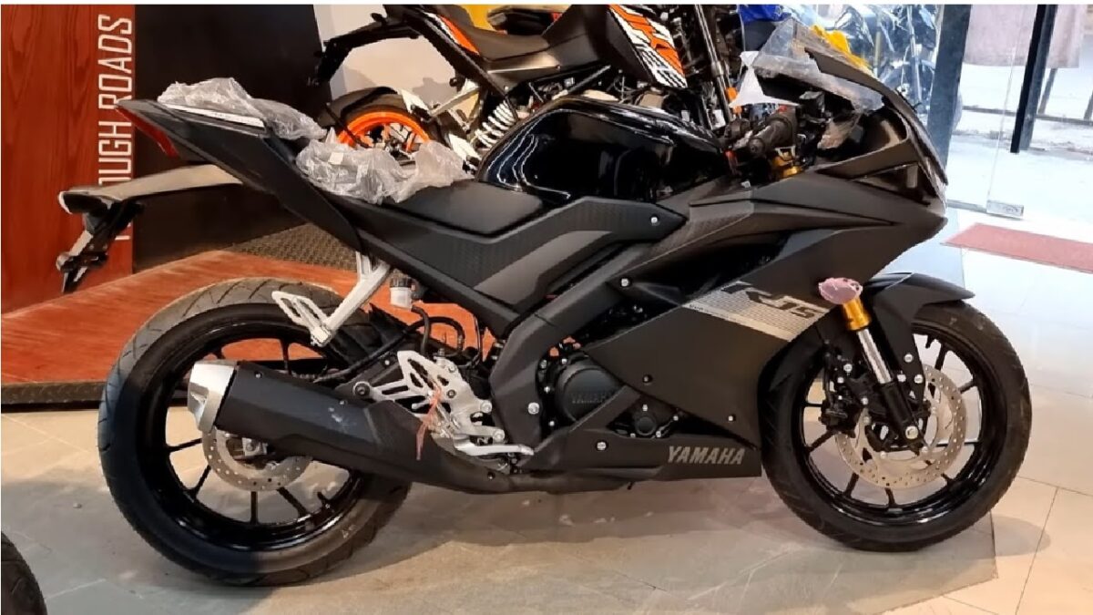 Yamaha R15 V4