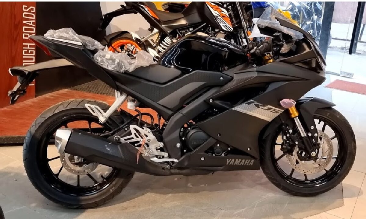 Yamaha R15 V4