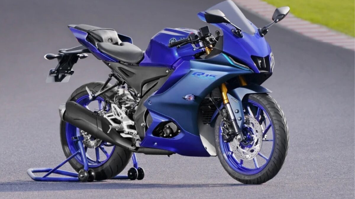 Yamaha R15 V4