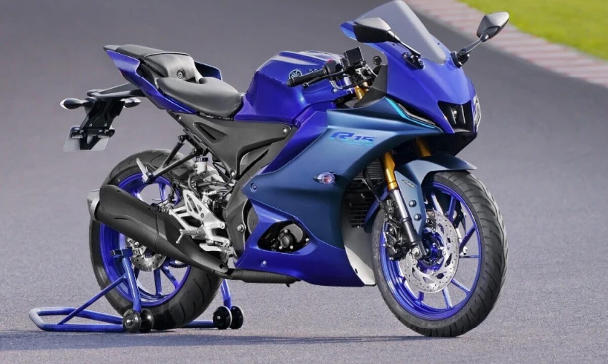 Yamaha R15 V4