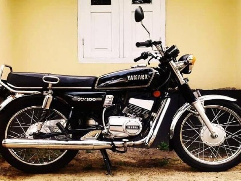 Yamaha RX 100