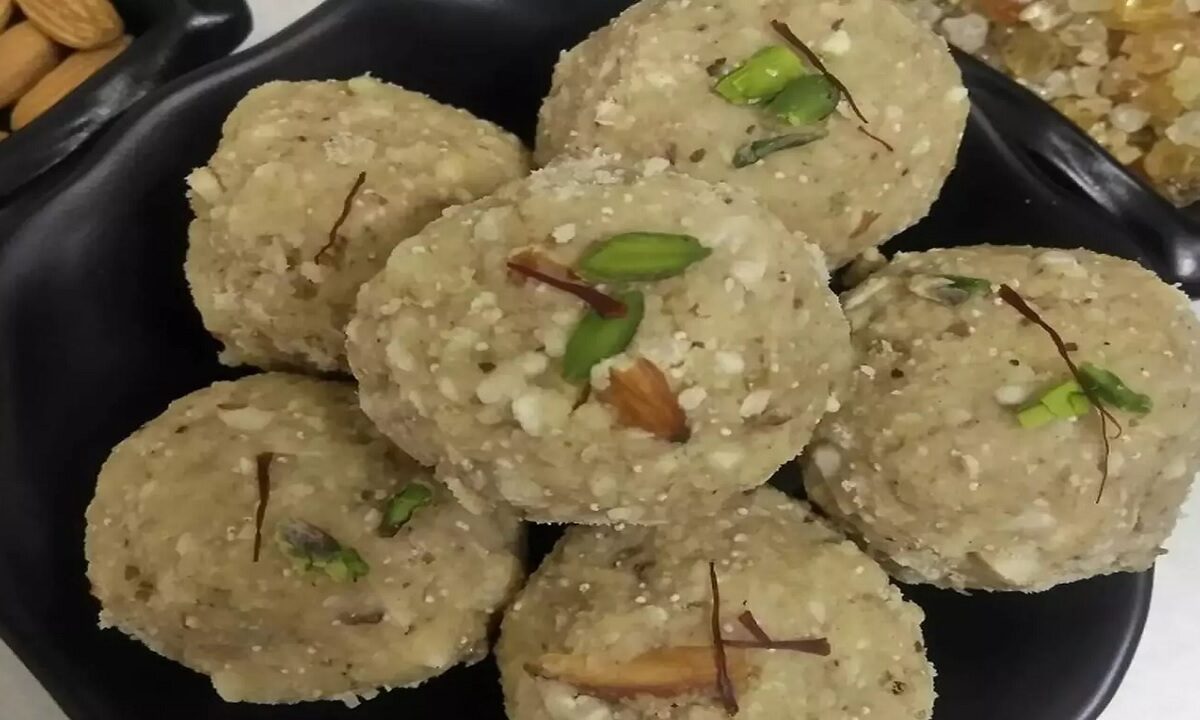 Gund Giri Laddus