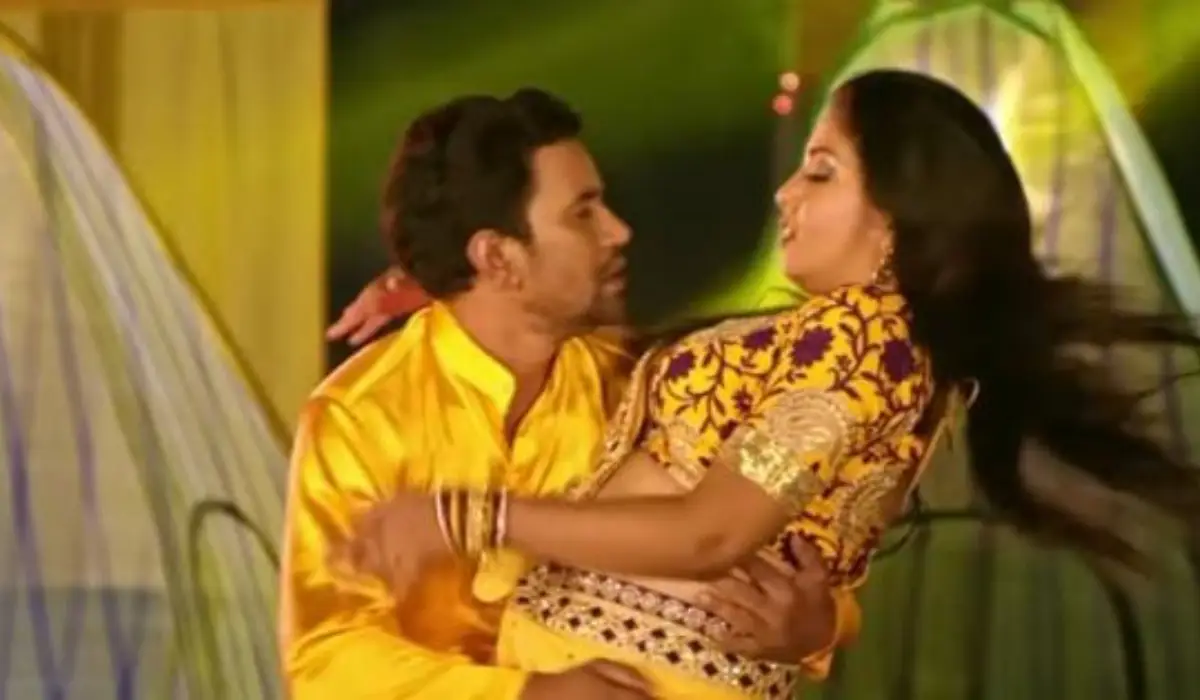 Nirahua and Amrapali Dubey