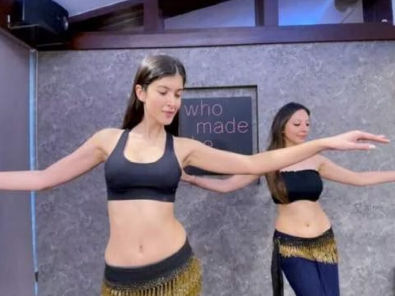 Shanaya Kapoor Belly dance