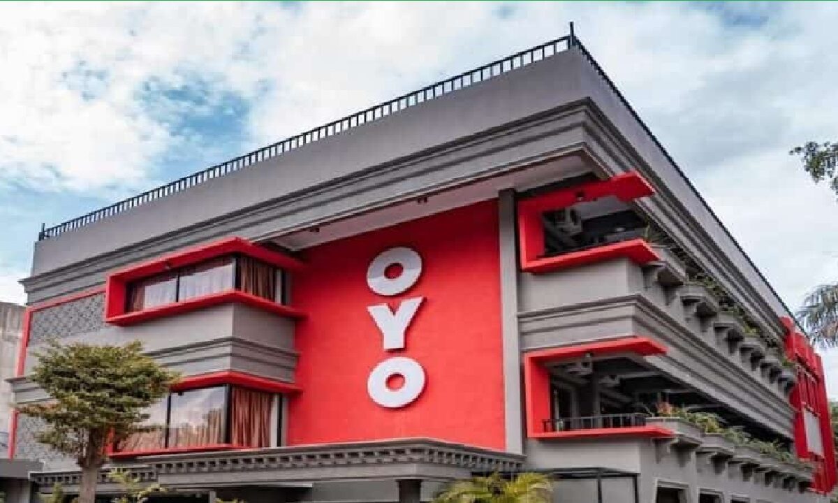 MakeMyTrip, OYO Hotel News
