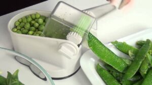 pea peeling machine