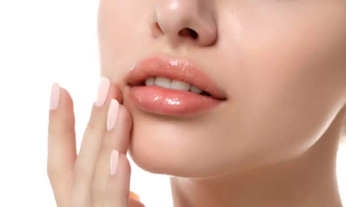 Remove blackness of lips