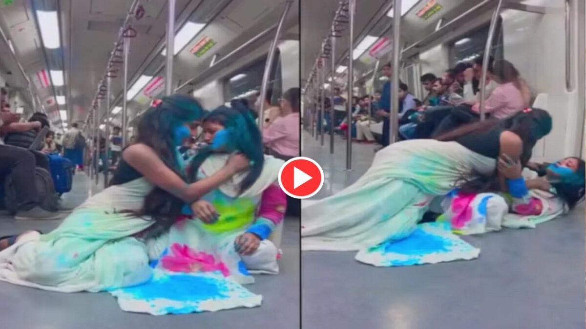 holi inside delhi metro