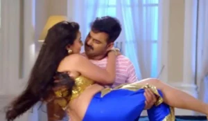 Akshara Singh and Pawan Singh Romance