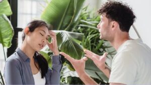 How To Check Signs That Your Partner Is Controlling