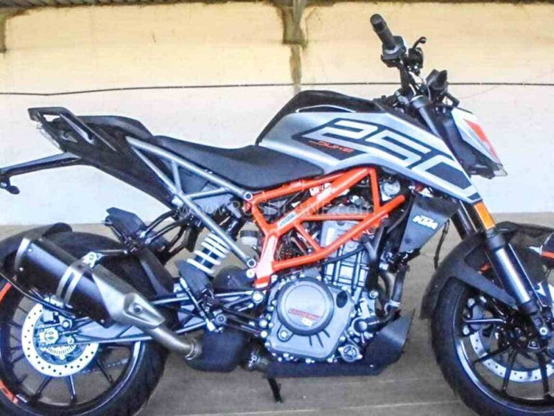 KTM 250 Duke bike