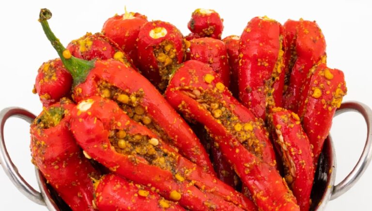 Besani Lal Mirchi Recipe