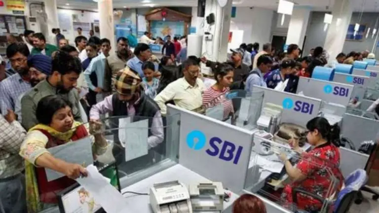 SBI के करोड़ों ग्राहकों के लिए बड़ी खबर, ATM से पैसे निकालने के नियम बदले